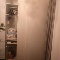 Armadio bianco con ante scorrevoli