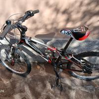  bicicletta da bimbo/a tipo mountain bike 