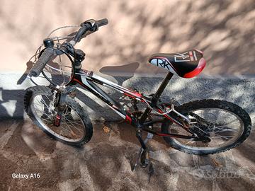  bicicletta da bimbo/a tipo mountain bike 