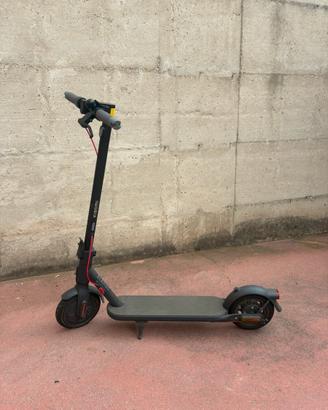 Monopattino elettrico Xiaomi 4 Lite
