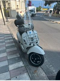 Vespa 300