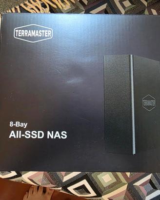 Terramaster F8 SSD plus 8-bay N300 SSDNAS 10 GbE