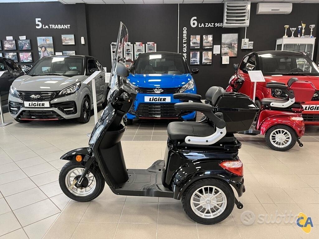 Freedom TRE Scooter elettrico senza patente Moto e Scooter In