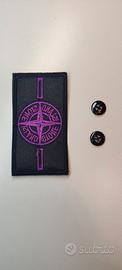 Toppa Patch Stone Island viola + 2 bottoni