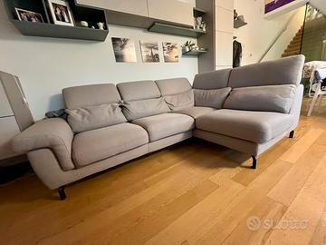 Divano angolare Poltronesofà con Pouf