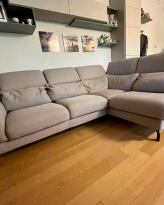 Divano angolare Poltronesofà con Pouf