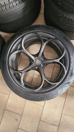 Set Cerchi 9x20 e 10x20 stelvio quadrifoglio