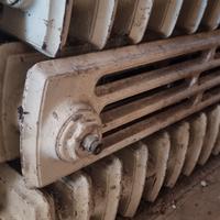 2 termosifoni in ghisa