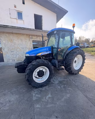 Trattore New holland TD5050