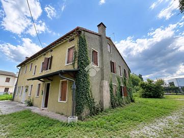 CASA SEMINDIPENDENTE A LORIA
