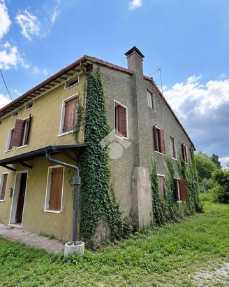 CASA SEMINDIPENDENTE A LORIA
