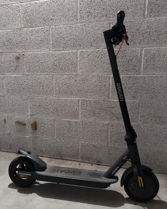 Monopattino elettrico Ducati Pro-I EVO 350W