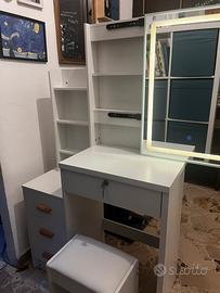 Toeletta con specchio LED, cassetti e sgabello