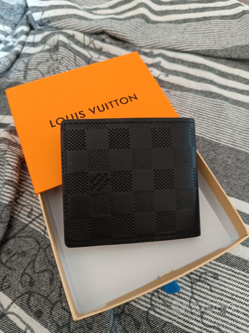 Portafogli Louis Vuitton – Abbigliamento e Accessori In vendita a Prato
