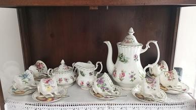 Servizio in porcellana Royal Albert  mesi.