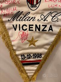 Gagliardetto AC Milan autografo Weah