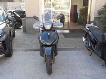 PIAGGIO Beverly 300 i.e. S - Anno