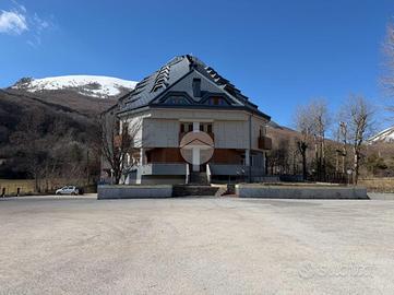 3 LOCALI A ROCCA DI MEZZO