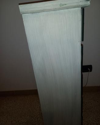 Cassettiera dipinta a mano in legno