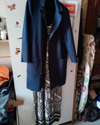 spolverino blu e  vestito  tipo tuta  donna