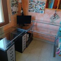 n. 4 scrivanie con piano in vetro