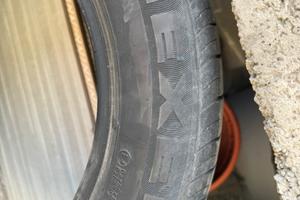 2 peneumatici nexen 205/55 r16 v91 stato come foto