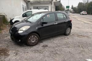 Toyota yaris 1.3 benzina