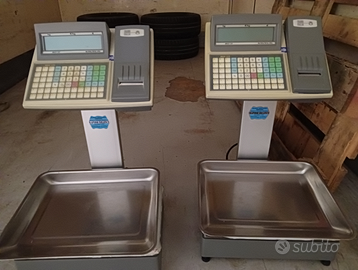 Frigo murale e bilancia per negozio