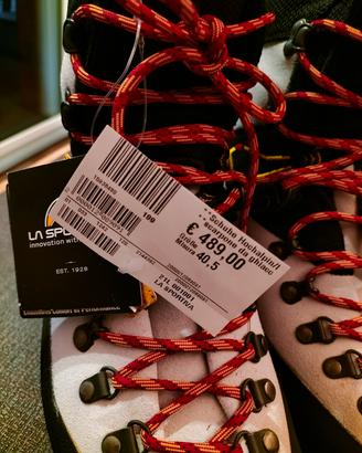 Nepal Cube Woman GTX