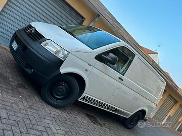 Volkswagen Transporter t5 2.5 130