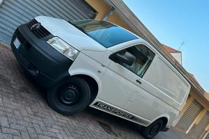 Volkswagen Transporter t5 2.5 130