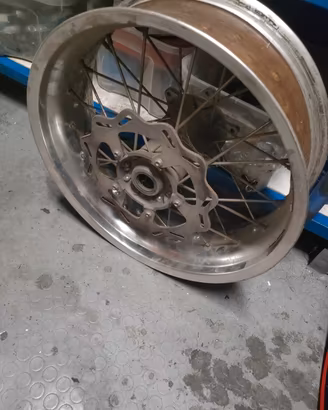 cerchio posteriore motard