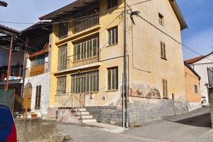 Casa a schiera .Prov. Biella.Ronco. Di Cossato