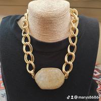 Collana con pietra naturale 