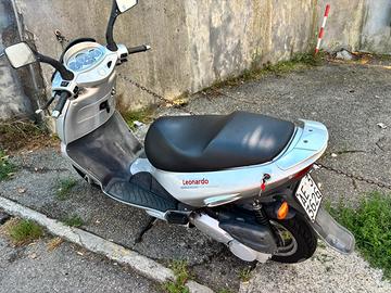 Scooter Aprilia Leonardo