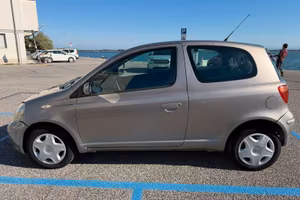Toyota Yaris 1000 Benz.