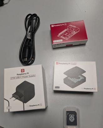 Raspberry Pi 5 8GB sRaspberry Pi 5tarter kit NUOVO