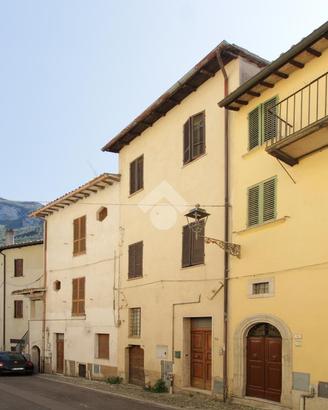 2 LOCALI A FERENTILLO