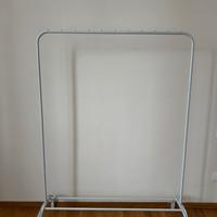 Appendiabiti da terra (stand per abiti)