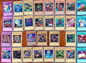 Yu-gi-oh: 30 carte, libro delle regole e terreno