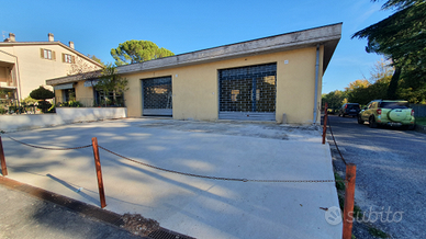 Locale commerciale 100mq