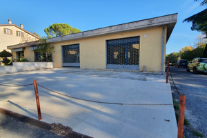 Locale commerciale 100mq
