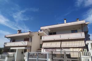 CASA SEMINDIPENDENTE A PINETO