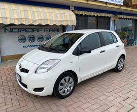 TOYOTA Yaris 1.0 5 porte