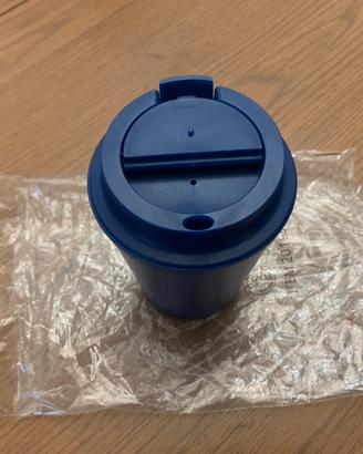 Bicchiere termico blu da tavolo in pp resistente