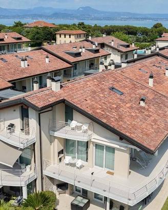 Appartamento di 345 m² con più di 5 locali e box a