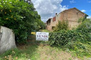 Rustico / Casale di 400 m² con più di 5 locali a B
