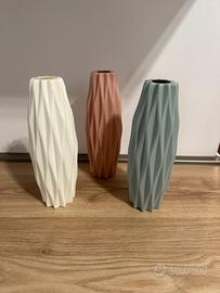 Set di 3 vasi colorati in plastica