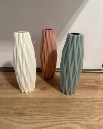 Set di 3 vasi colorati in plastica