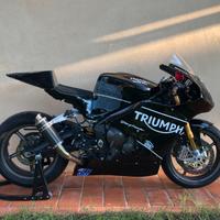 Triumph Daytona 675 pista